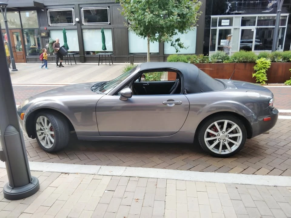 2006 Mazda NC MX-5 Miata - Image 2 of 14