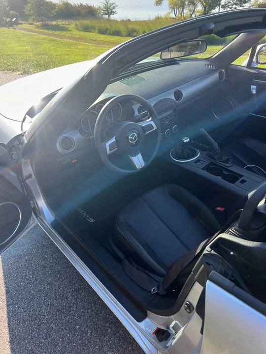 2006 Mazda NC MX-5 Miata - Image 4 of 8