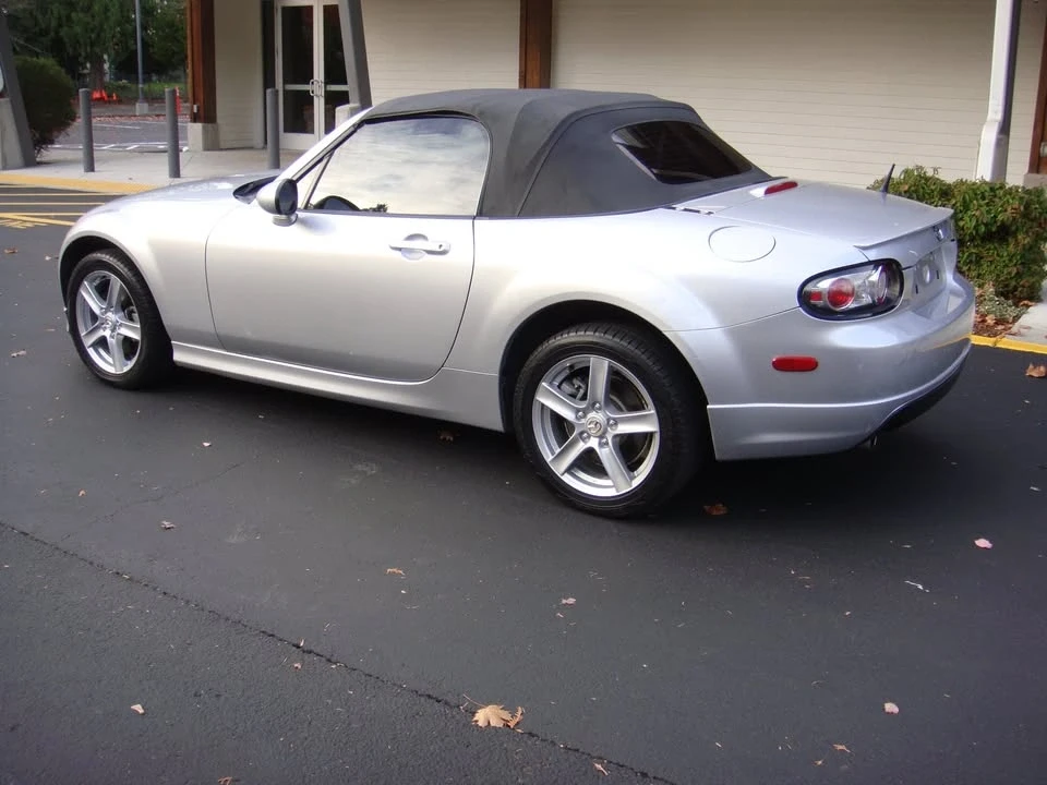 2006 Mazda NC MX-5 Miata - Image 10 of 19