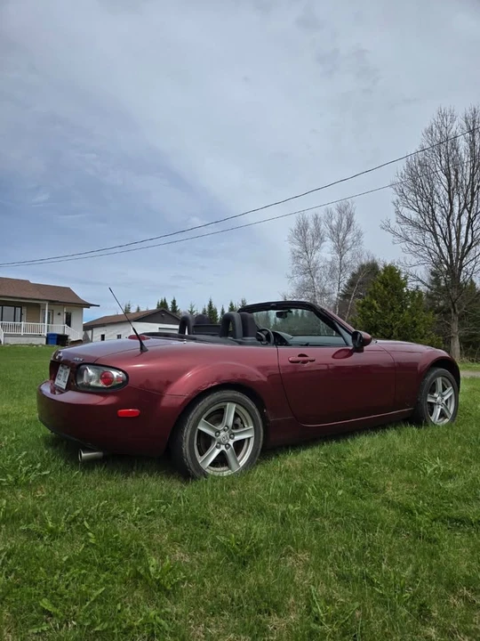 2006 Mazda NC MX-5 Miata - Image 5 of 10