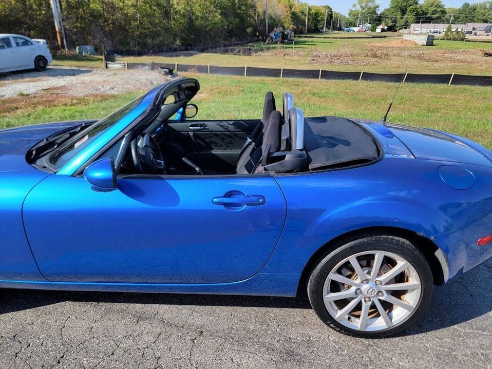 2006 Mazda NC MX-5 Miata - Image 12 of 17