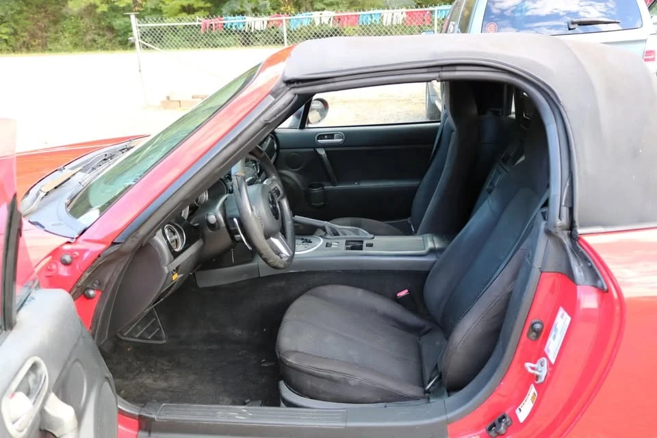 2006 Mazda NC MX-5 Miata - Image 9 of 17