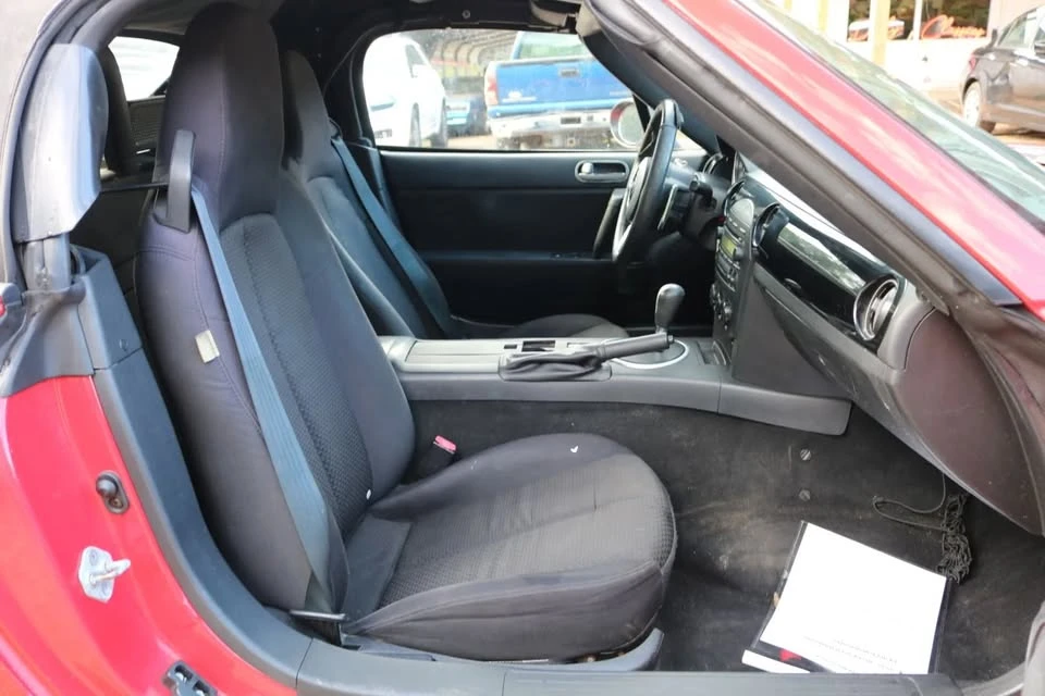 2006 Mazda NC MX-5 Miata - Image 11 of 17