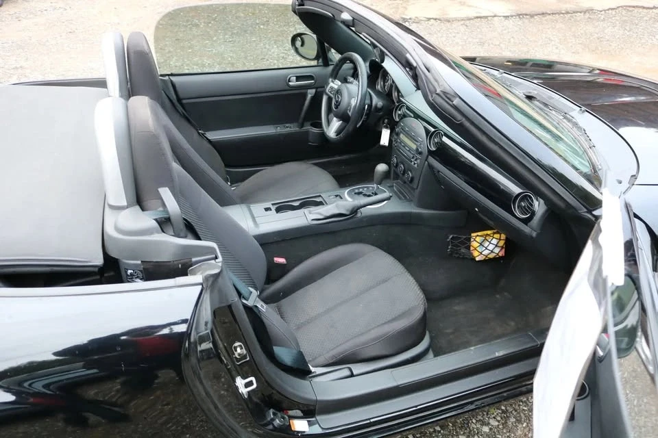 2006 Mazda NC MX-5 Miata - Image 14 of 19