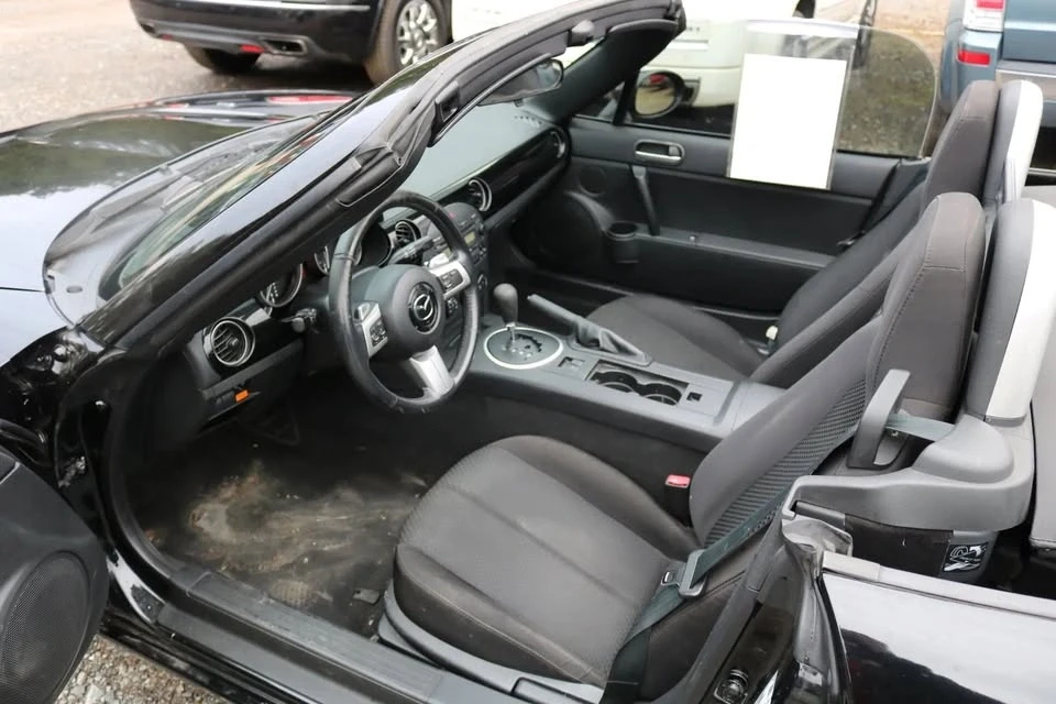 2006 Mazda NC MX-5 Miata - Image 15 of 19
