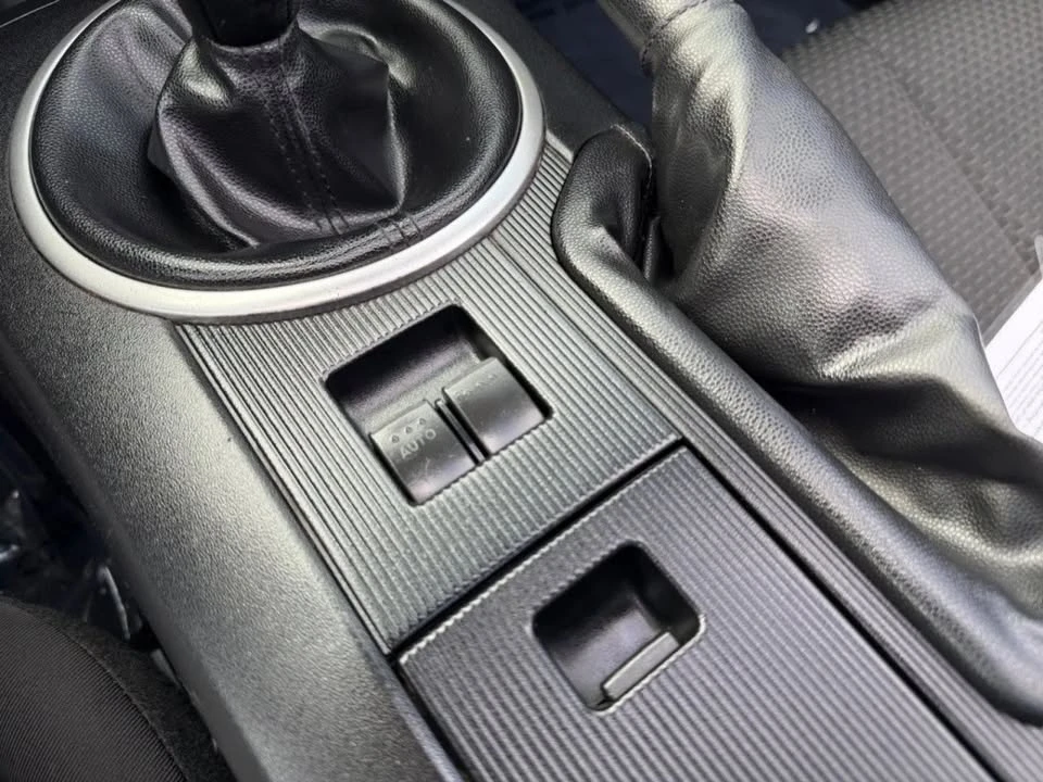 2006 Mazda NC MX-5 Miata - Image 18 of 18