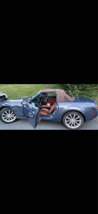 2006 Mazda NC MX-5 Miata - Image 3 of 4