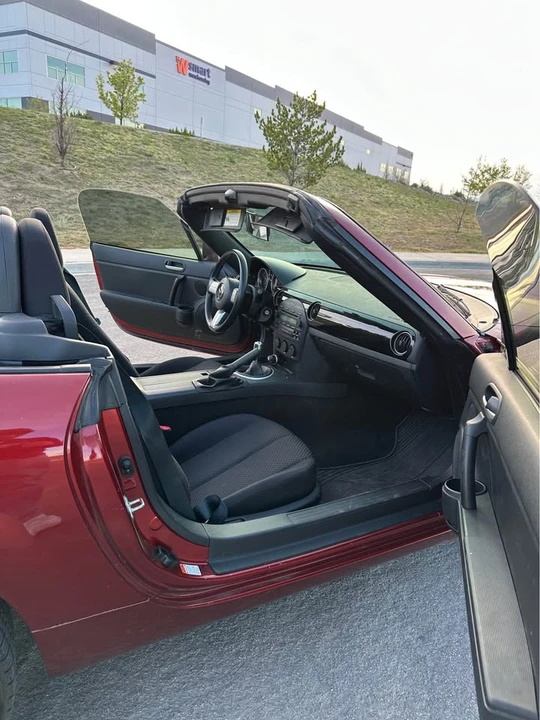 2006 Mazda NC MX-5 Miata - Image 11 of 17