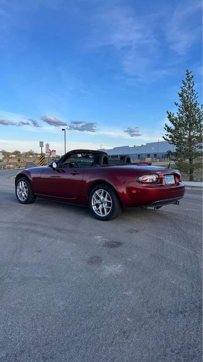 2006 Mazda NC MX-5 Miata - Image 2 of 17
