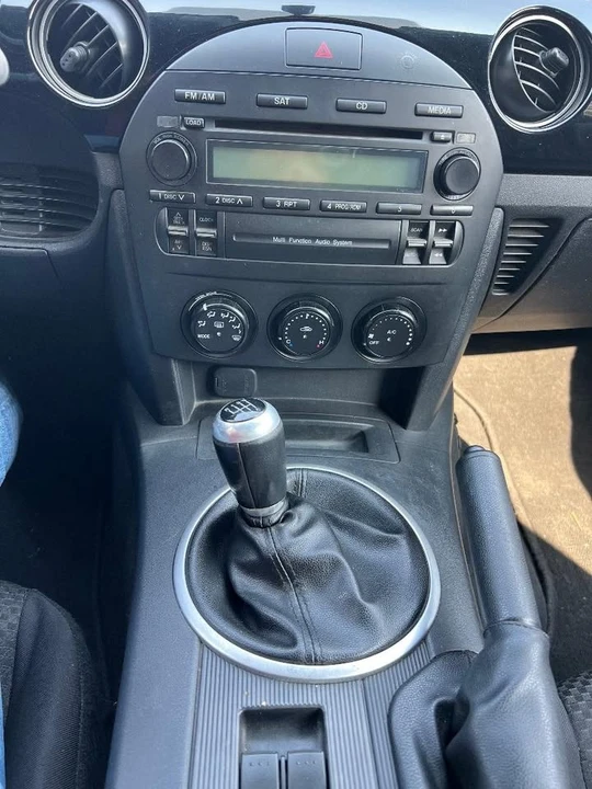 2006 Mazda NC MX-5 Miata - Image 5 of 10