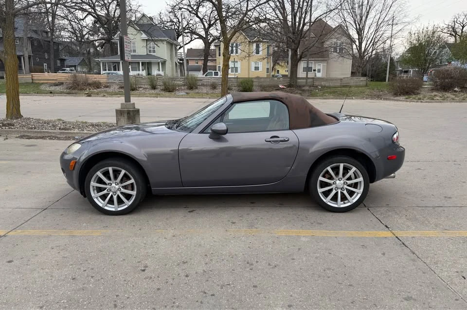 2006 Mazda NC MX-5 Miata - Image 2 of 11
