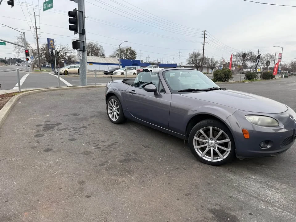 2006 Mazda NC MX-5 Miata - Image 4 of 10