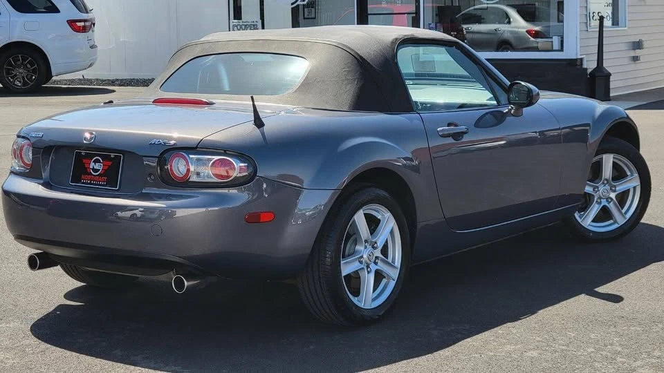 2006 Mazda NC MX-5 Miata - Image 17 of 20