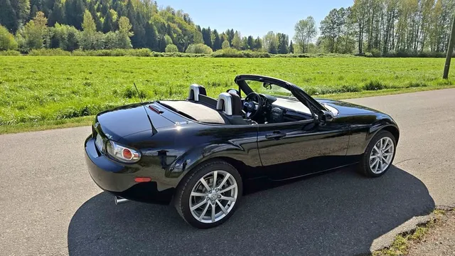 2006 Mazda MX-5 Miata