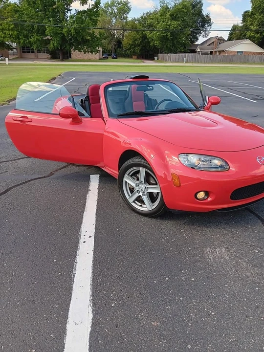 2006 Mazda NC MX-5 Miata - Image 4 of 12