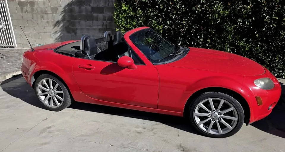 2006 Mazda NC MX-5 Miata - Image 3 of 4