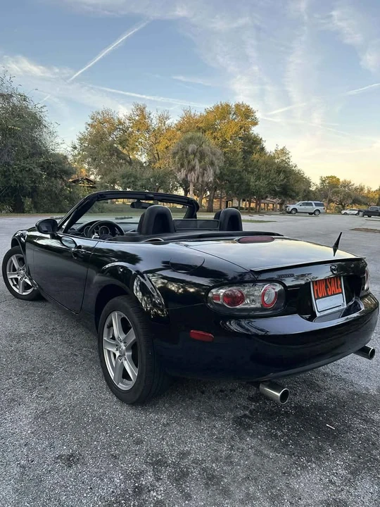 2006 Mazda NC MX-5 Miata - Image 5 of 10