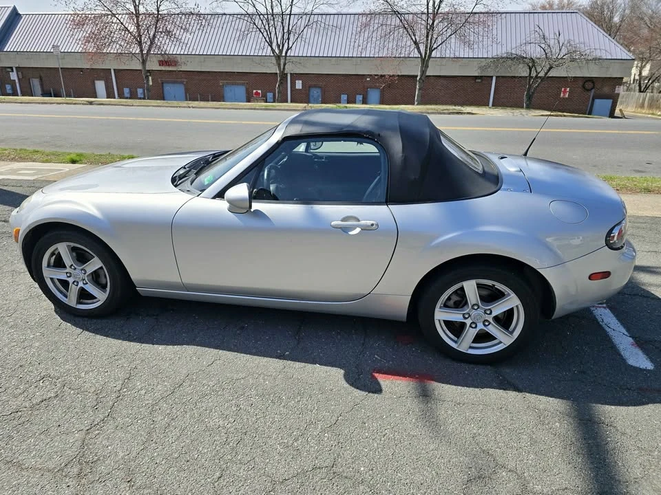 2006 Mazda NC MX-5 Miata - Image 12 of 17