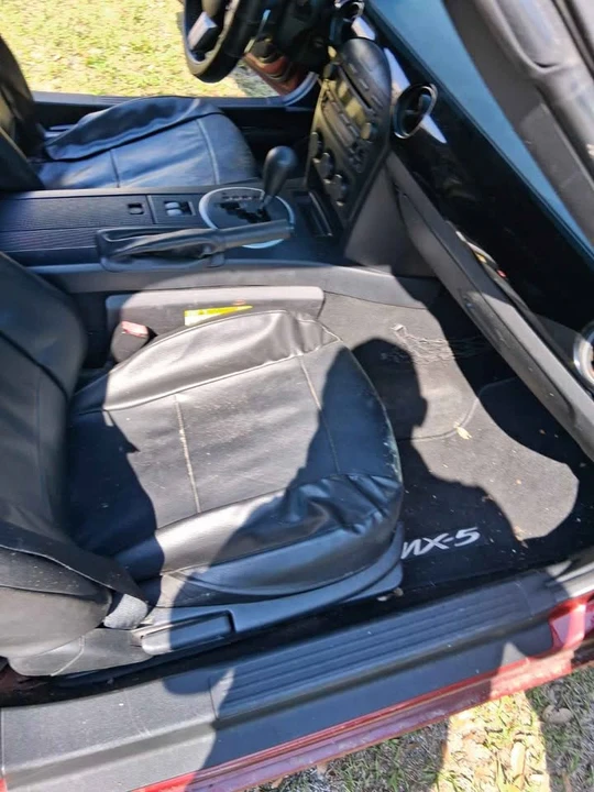 2006 Mazda NC MX-5 Miata - Image 9 of 11