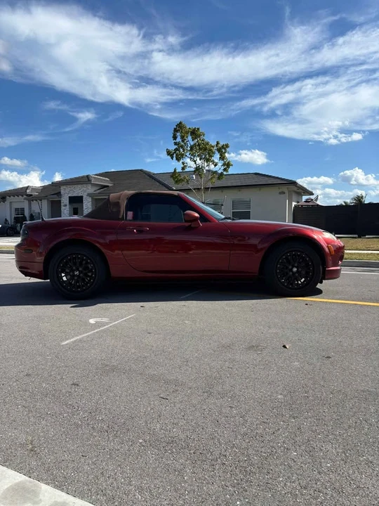 2006 Mazda NC MX-5 Miata - Image 5 of 11