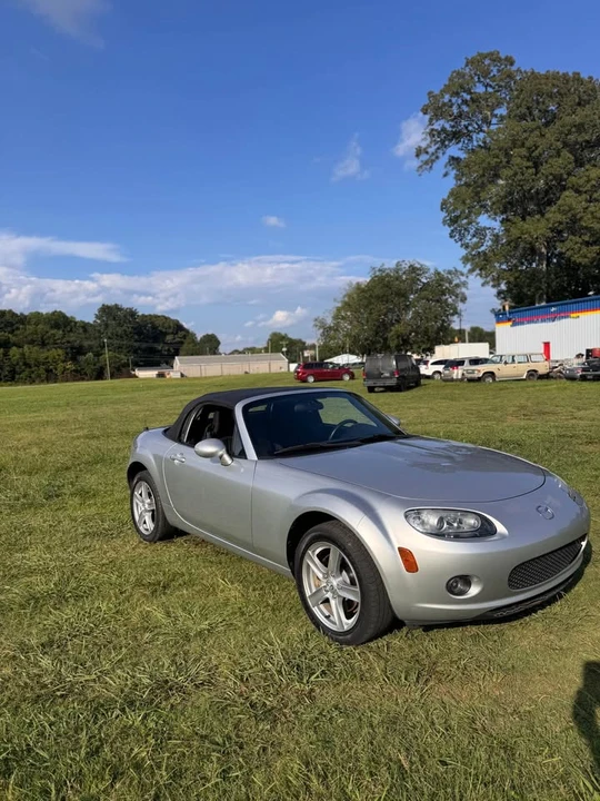 2006 Mazda NC MX-5 Miata - Image 3 of 10