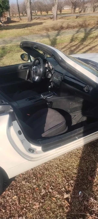 2006 Mazda NC MX-5 Miata - Image 5 of 6
