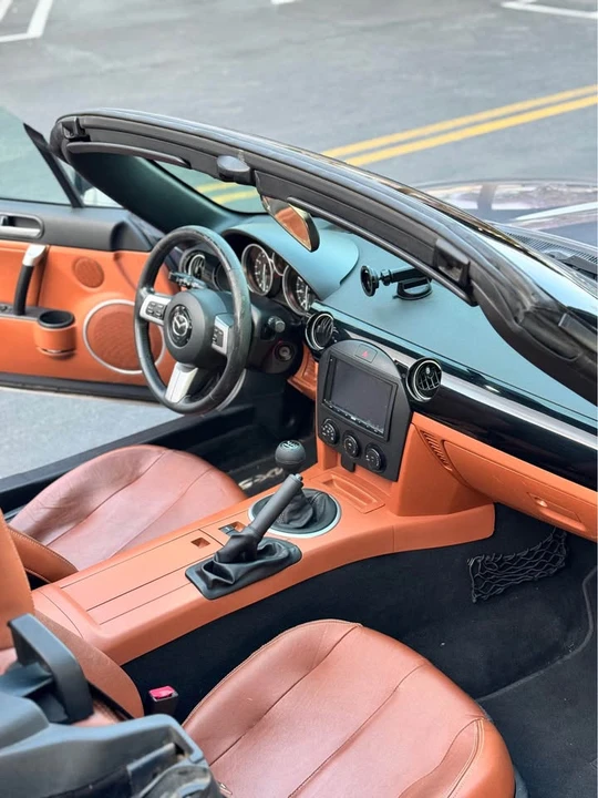 2006 Mazda NC MX-5 Miata - Image 17 of 20