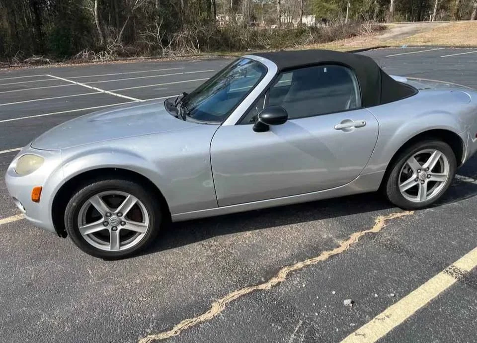 2006 Mazda NC MX-5 Miata - Image 10 of 15
