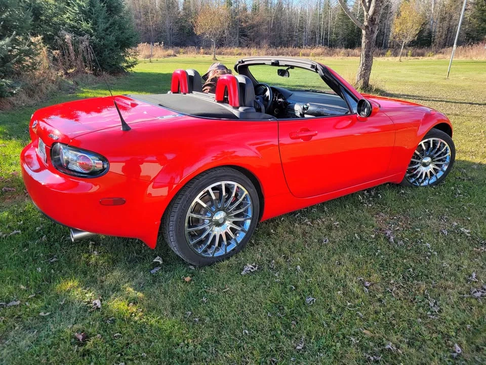 2006 Mazda NC MX-5 Miata - Image 14 of 17