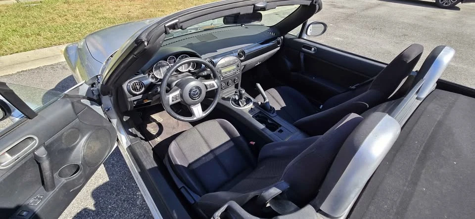 2006 Mazda NC MX-5 Miata - Image 5 of 9