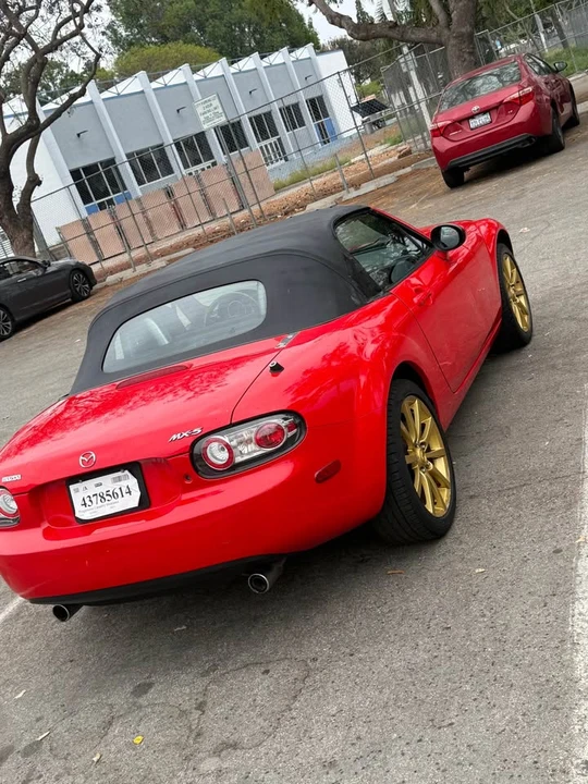 2006 Mazda NC MX-5 Miata - Image 5 of 11
