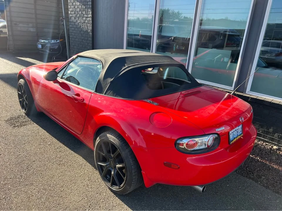 2006 Mazda NC MX-5 Miata - Image 5 of 8
