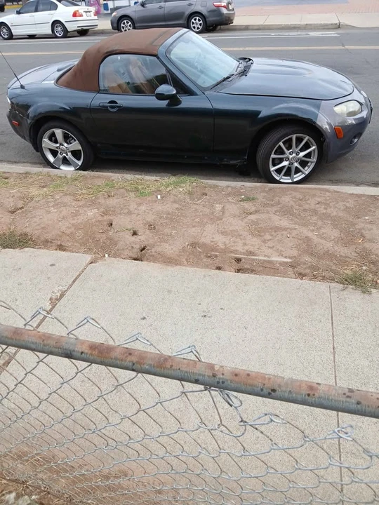 2006 Mazda NC MX-5 Miata - Image 2 of 2