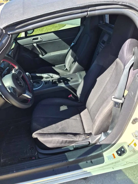 2006 Mazda NC MX-5 Miata - Image 2 of 3