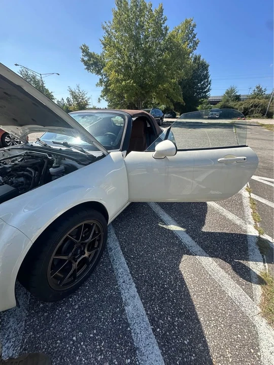 2006 Mazda NC MX-5 Miata - Image 3 of 10