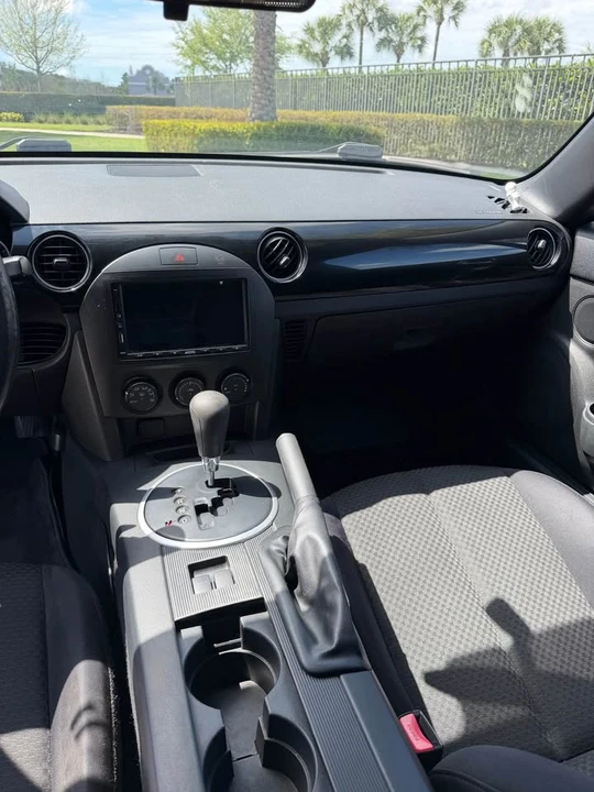2006 Mazda NC MX-5 Miata - Image 17 of 19