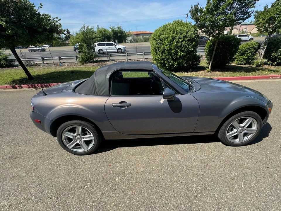 2006 Mazda NC MX-5 Miata - Image 5 of 12