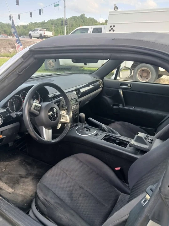 2006 Mazda NC MX-5 Miata - Image 7 of 8