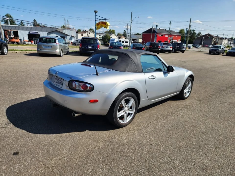 2006 Mazda NC MX-5 Miata - Image 5 of 8