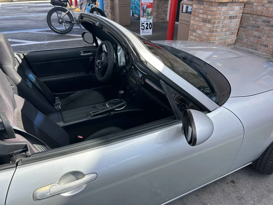2006 Mazda NC MX-5 Miata - Image 4 of 9
