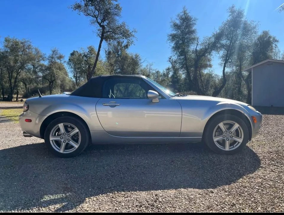2006 Mazda NC MX-5 Miata - Image 4 of 10