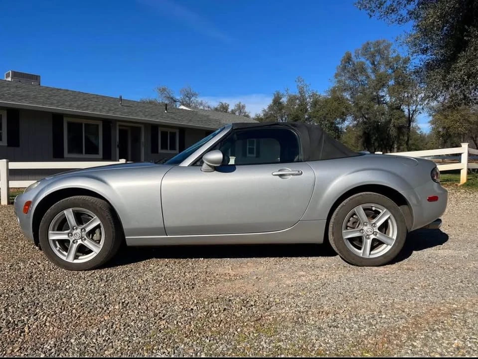 2006 Mazda NC MX-5 Miata - Image 3 of 10
