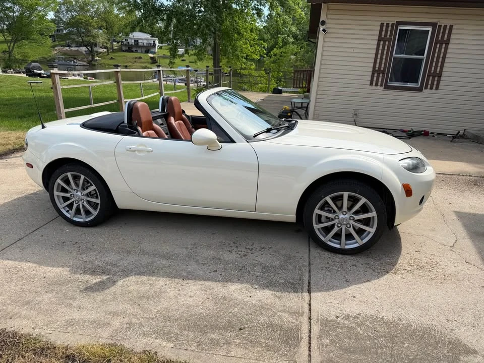 2006 Mazda NC MX-5 Miata - Image 2 of 19