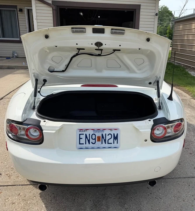 2006 Mazda NC MX-5 Miata - Image 18 of 19