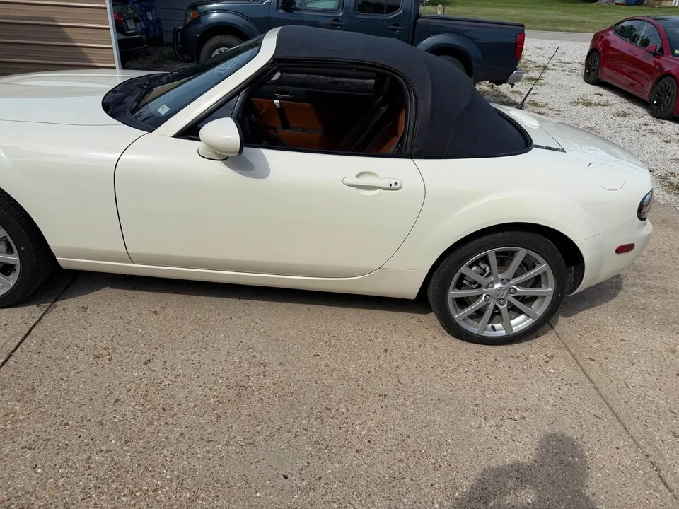 2006 Mazda NC MX-5 Miata - Image 15 of 19
