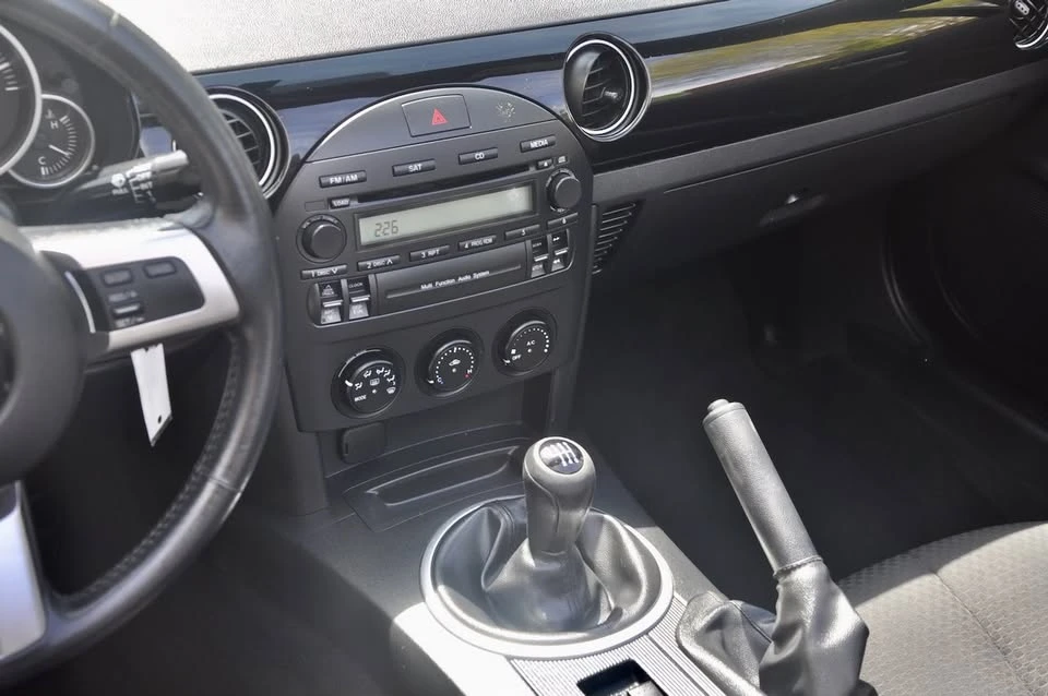 2006 Mazda NC MX-5 Miata - Image 15 of 20