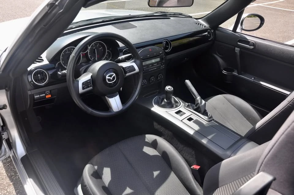 2006 Mazda NC MX-5 Miata - Image 13 of 20