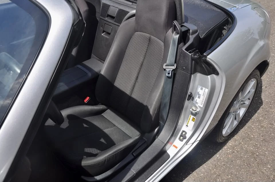 2006 Mazda NC MX-5 Miata - Image 14 of 20