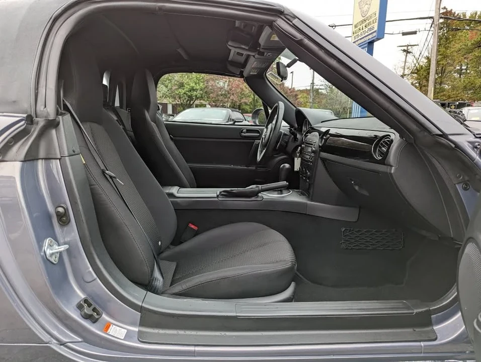 2006 Mazda NC MX-5 Miata - Image 13 of 17