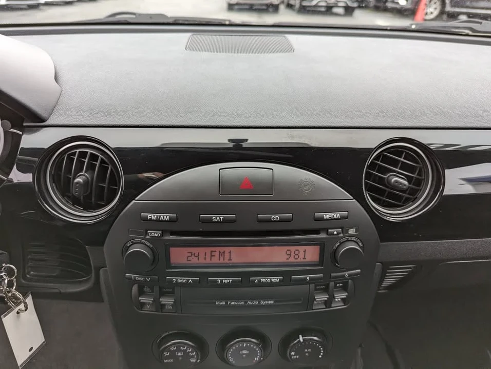 2006 Mazda NC MX-5 Miata - Image 12 of 17